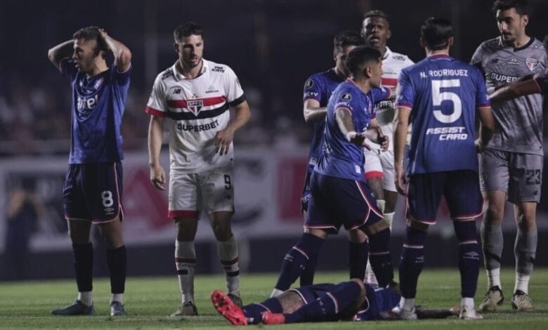 Uruguay club Nacional says Juan Izquierdo has died, days after collapsing during a game in Brazil